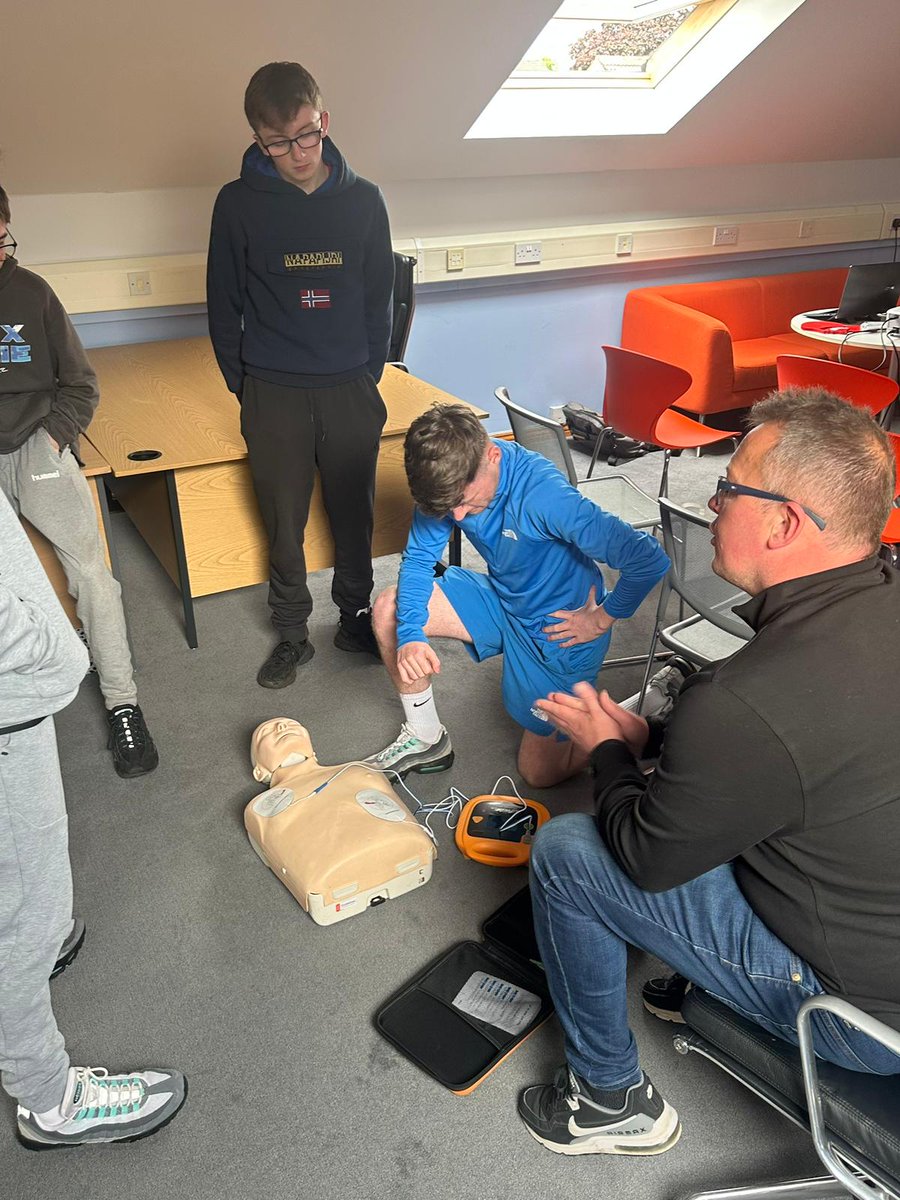 We're so proud of our #OffTheBench participants who achieved their First Aid qualification at The Killie Community Hub ❤️‍🩹 A huge well done to all.