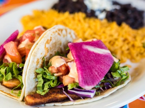 Enjoy fresh, locally sourced Mexican cuisine at @CafeCorazonMKE in Milwaukee! Serving locals and visitors alike since 2009. evisitorguide.com/milwaukee/broc… #Milwaukee #MKE #travel #budgettravel #sightseeing #dining #Mexican #margaritas