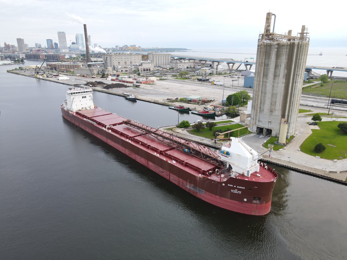 Happy Mariner Monday! The Mark W. Barker was spotted departing Port Milwaukee this morning. Fun fact: The Barker, the newest US-built Great Lakes freighter, was built in Wisconsin in 2022. @InterlakeSSCo