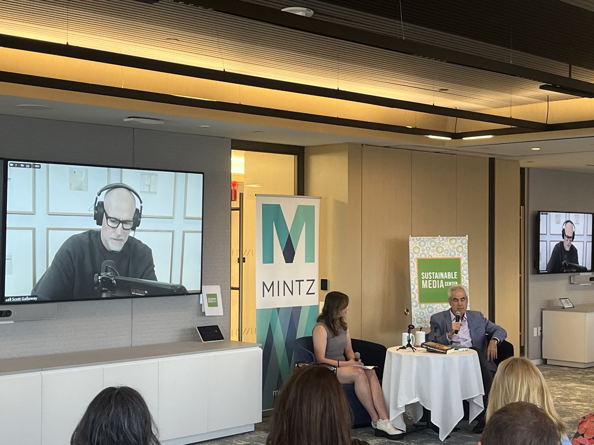 Core team member and @LogOff_Movement founder @EmmaLembke is moderating a panel with @JonHaidt and @profgalloway about social media’s harms to youth mental health.

Massive thank you to @SustainableFwd for organizing this event and centering young people's voices. 🧵