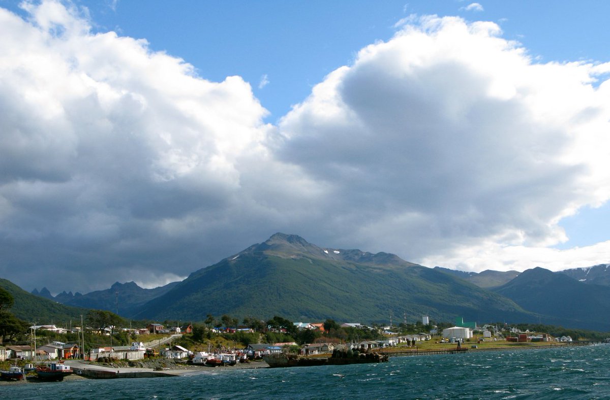 FidelPlume's tweet photo. Flavien fait un long périple jusqu'à Puerto Williams

https://t.co/0cDtjC3Lyb

#amsterdam #chili #Flavien #france #Librexpression #Magellan #MarionDufresne #Possession #PuertoWilliams #PuntaArenas #TAAF #TerredeFeu #UBER

(Crédits : Serge Ouachée/Wikipedia) https://t.co/jee7fFhDGm