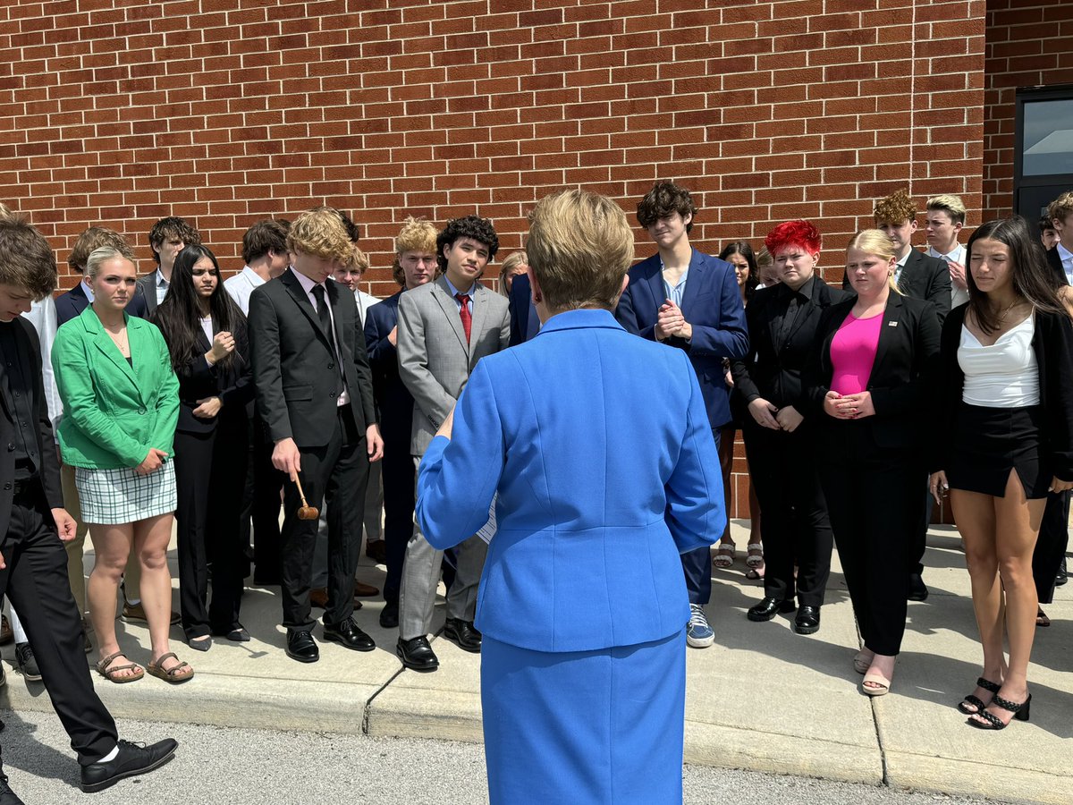 RepMarcyKaptur's tweet photo. Great to join Juniors taking part in Model Congress at Anthony Wayne High School in Whitehouse, Ohio. Glad to discuss our work in Congress, career paths to public service, and the hundreds of millions in federal investments we have brought back to NW Ohio this year alone. https://t.co/lFC2trcSuE