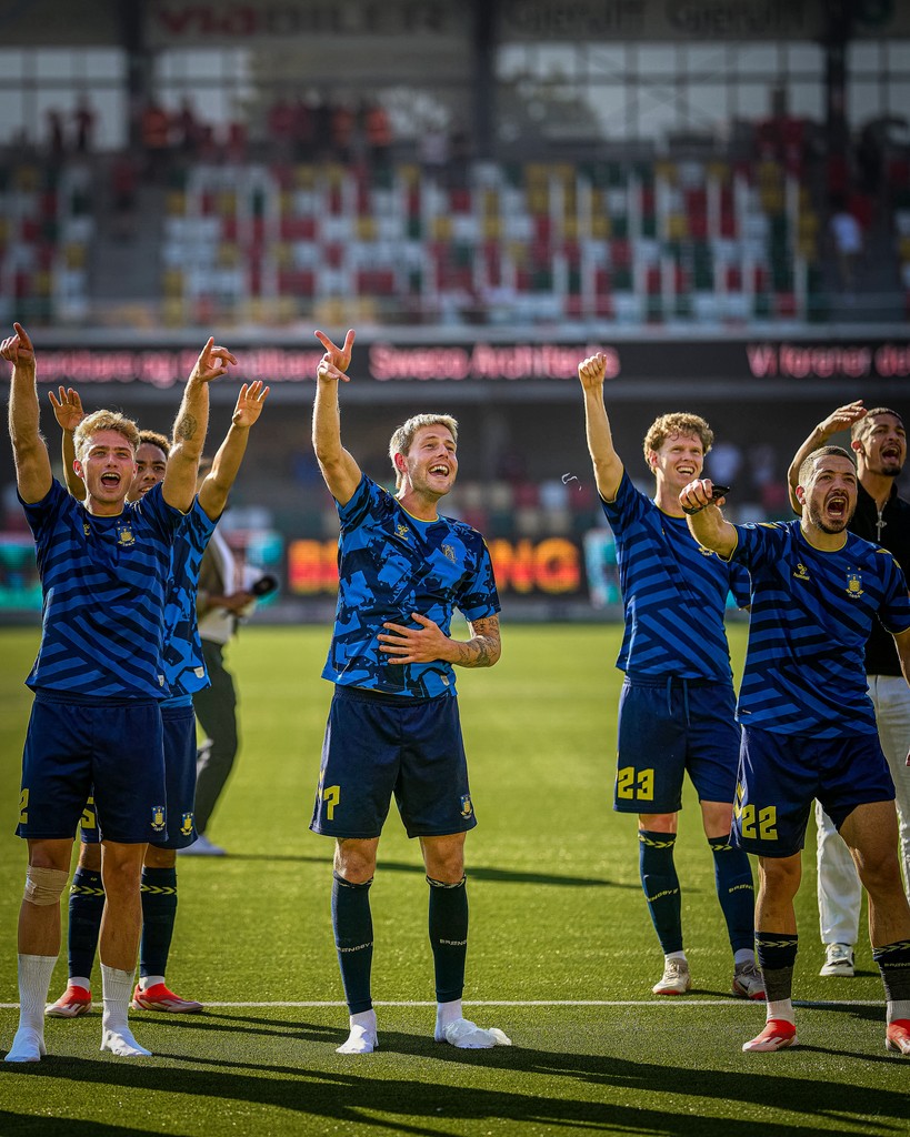 BrondbyIF's tweet image. Nu venter der én finale ✔️

Vi ses på Brøndby Stadion på søndag 🟡🔵

#Brøndby