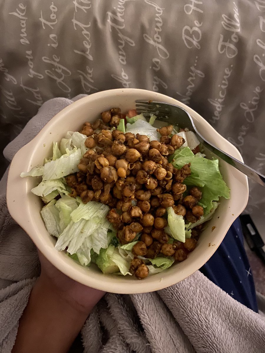Skinny_Cey's tweet photo. Monday dinner chickpea salad🥗
Going to start posting wieiad’s again
#mealspo #edtwt https://t.co/w1ezfiLyPt