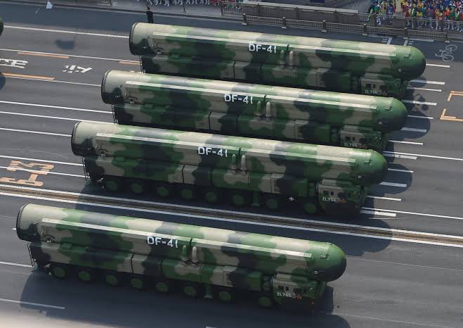 4x Chinese Dongfeng (DF) 41 ICBMs, capable of engaging multiple targets anywhere on Earth 🇨🇳