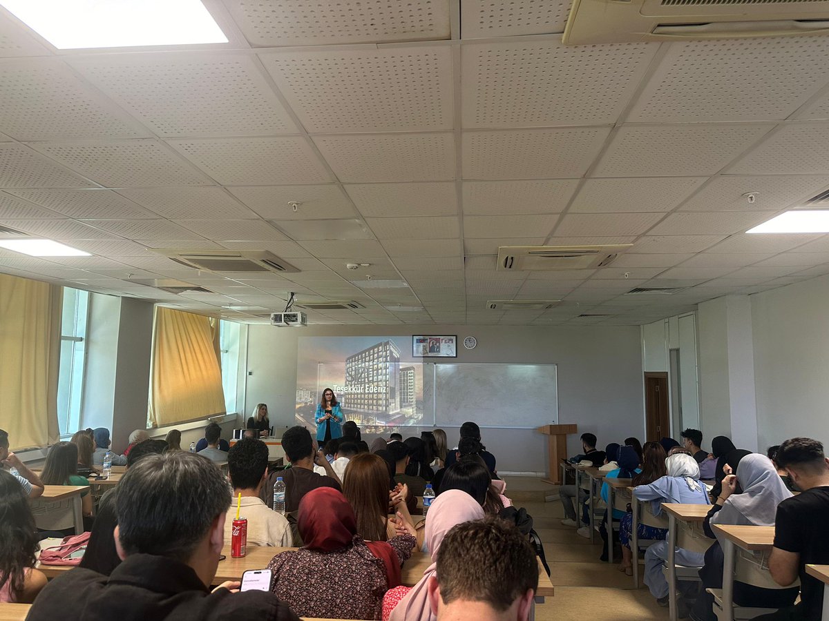 <a href="/dtbhsanliurfa/">DoubleTree by Hilton Sanliurfa</a> İK Müdürü Dilek Büyüktosun ve İK Eğitim Koordinatörü Tuba Yurtsever, öğrencilerimize Hilton markası ve kariyer fırsatları hakkında bilgi vererek öğrencilerimiz ile yaz stajı için öngörüşmelerde bulundurlar #akademisektörişbirliği 🤝<a href="/mtahirgulluoglu/">Prof. Dr. Mehmet Tahir GÜLLÜOĞLU</a> <a href="/Nedim_Bayuk/">M. Nedim BAYUK🇹🇷</a>