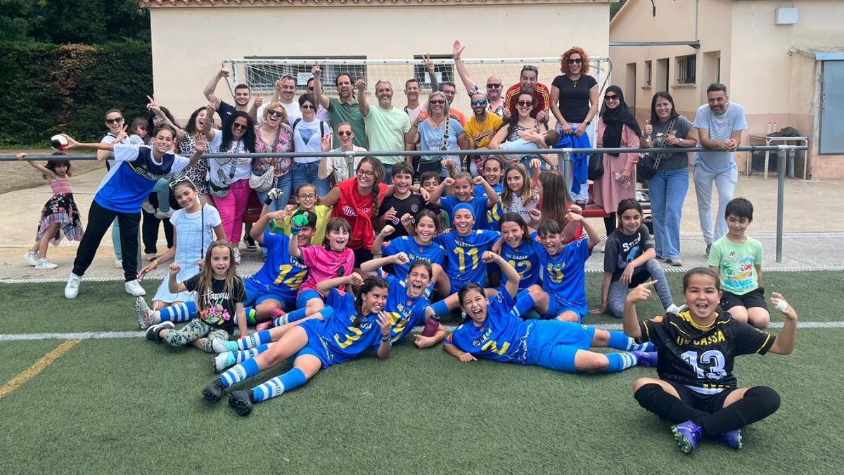 Els juvenils del Cassà, a un pas de l'ascens a Preferent dlvr.it/T78XBn