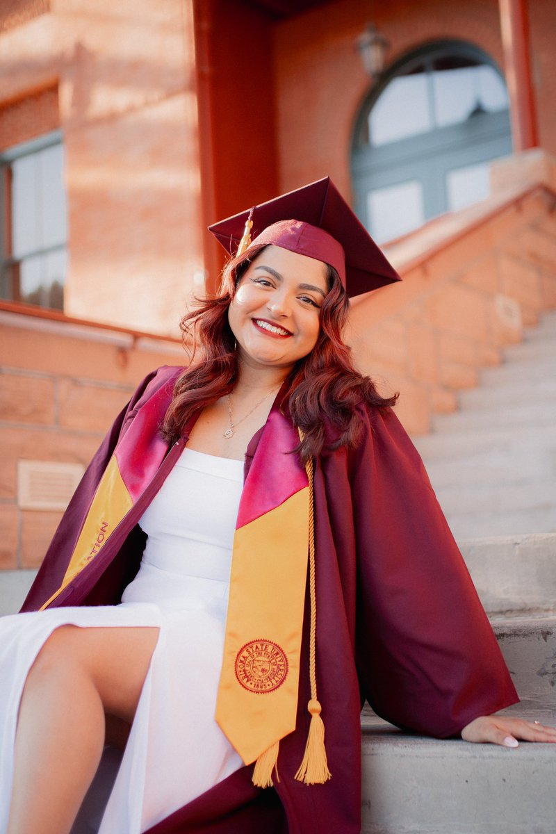 graciemhern's tweet photo. 2024 graduate!! 🥳 I graduated from Arizona State University with a B.S. in Digital Audiences. Such a beautiful day and thank you to Gabby (glympsephoto on ig) for these pics!! I’m so excited for what comes next 🔱 #asu #cronkite #arizonastateuniversity https://t.co/9zL7tFU2Iw