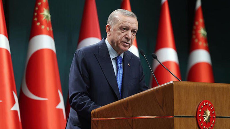 🔴Cumhurbaşkanı Erdoğan: Küresel cinsiyetsizleştirme projeleri ailelerimizi tehdit ediyor. Türkiye'yi bu kepazelikten uzak tutarak doğru yolda olduğumuzu biliyoruz. Ailelerimizin ve aile değerlerimizin muhafazası bizim için vazgeçilmezdir.