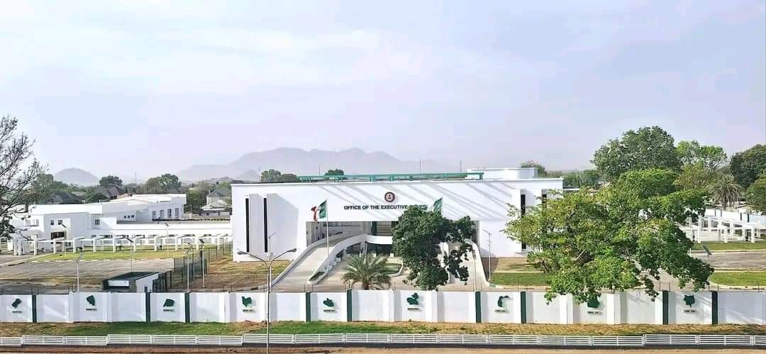 GombeHand's tweet photo. PICTURES: Newly built Bauchi State Government House by Gov Bala Muhammad administration. https://t.co/Xh0oyTqyaK