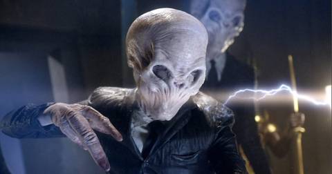 CountRobes666's tweet photo. Four Villains introduced in the Modern Era of Doctor Who but which one is your favourite?
1. The Family of Blood
2. The Silence 
3. Vashta Nerada
4. The Weeping Angels 
#DoctorWho #DrWho #Whoniverse #DrWhoVillains #poll #WeepingAngels #TheSilence #FamilyofBlood #VashtaNerada https://t.co/FwEeMlai0D