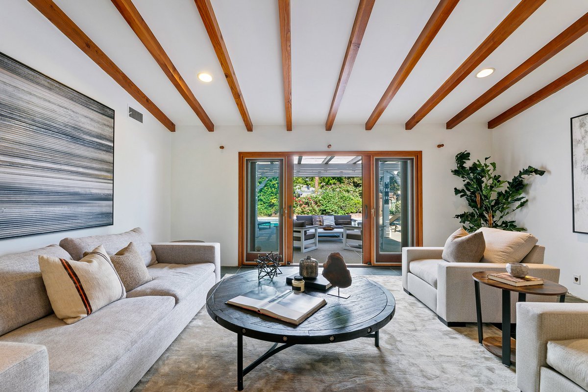 MatthewGruskin's tweet image. Just Listed // 5844 Ranchito Ave #VanNuys Offered at $1,595,000

Presenting a stunning Mid-Century Modern estate on the market for the 1st time in over 50yrs. Offered at an exceptional value, seize the opportunity to own this unparalleled estate!

Represented by @MatthewGruskin