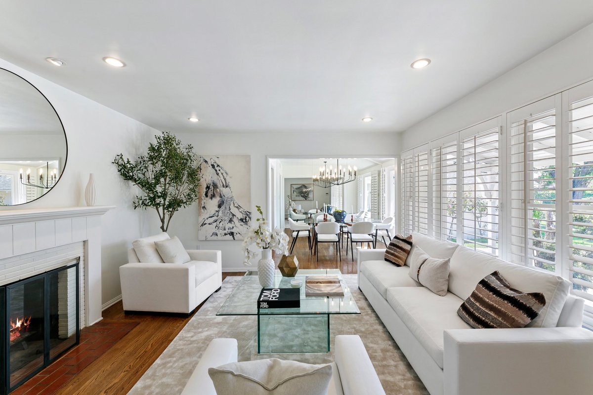 MatthewGruskin's tweet image. Just Listed // 5844 Ranchito Ave #VanNuys Offered at $1,595,000

Presenting a stunning Mid-Century Modern estate on the market for the 1st time in over 50yrs. Offered at an exceptional value, seize the opportunity to own this unparalleled estate!

Represented by @MatthewGruskin