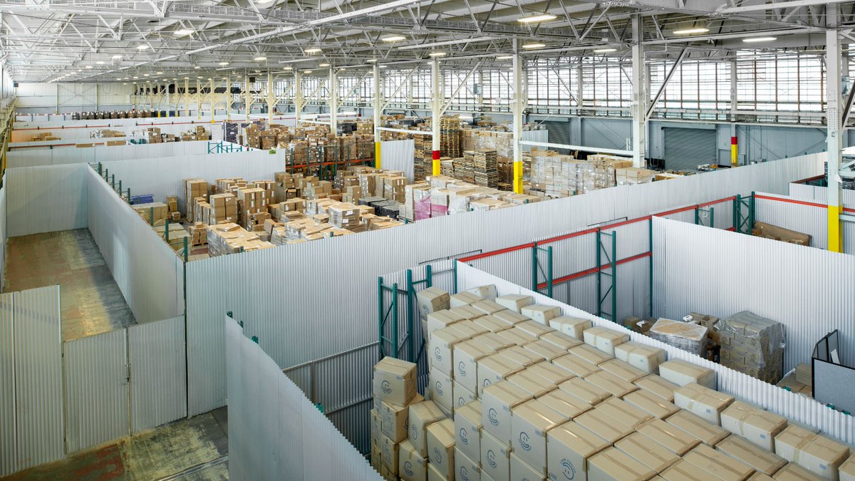 Are you looking for a strategic edge? With Cubework, adaptability and efficiency go hand in hand. We offer warehouse spaces, office spaces, and commercial parking solutions. Drive into convenience today! #Cubework #WarehouseProvider #CommercialParking #OfficeSpace