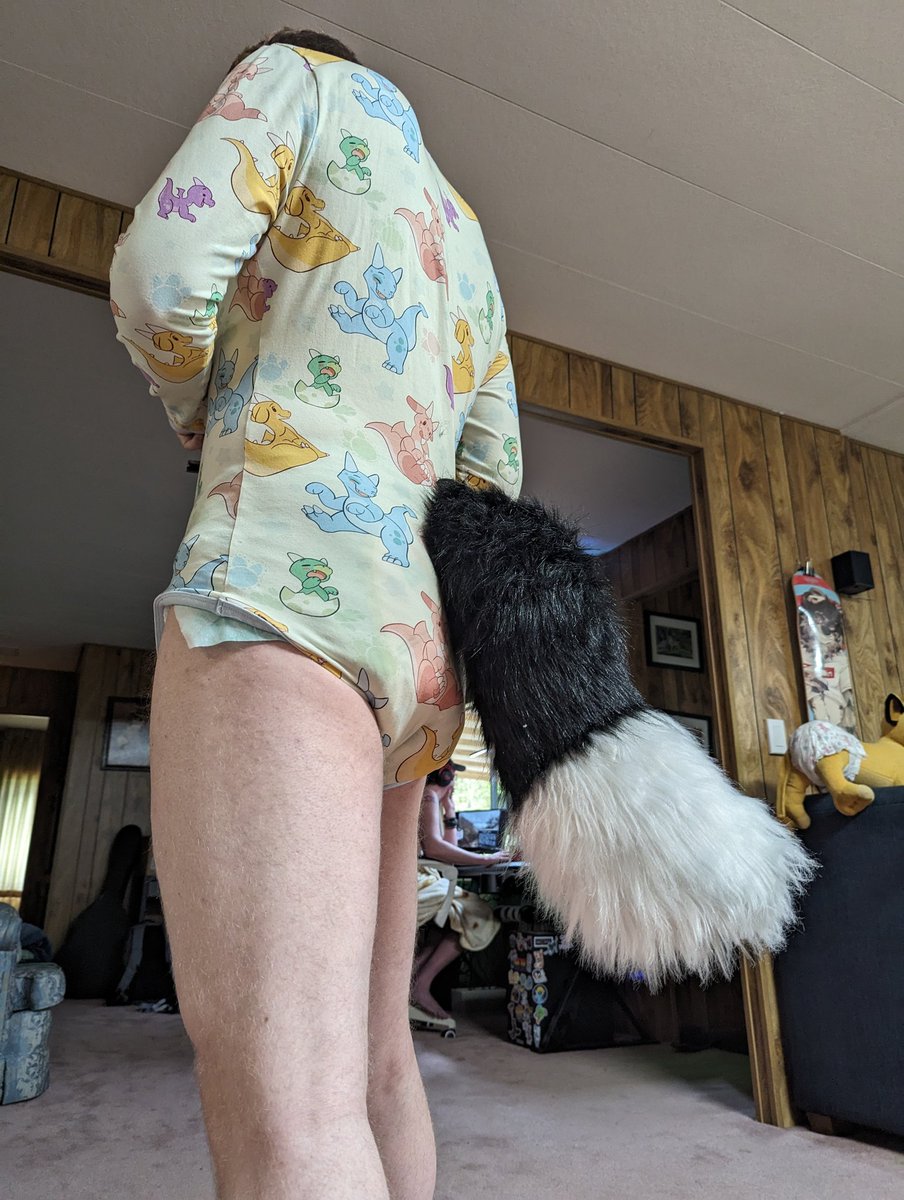 CubbyAdventure's tweet image. Aaaaayyy :D @BabbyZansky being such a good little scamper tester!