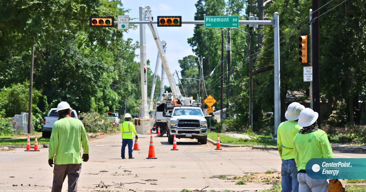 #Houston: As our crews continue their restoration work, they're encountering areas of significant damage such as equipment buried under multiple downed trees, large limbs, heavy debris and fences, as well as entire large trees down. Areas most impacted include parts of Bellaire,…