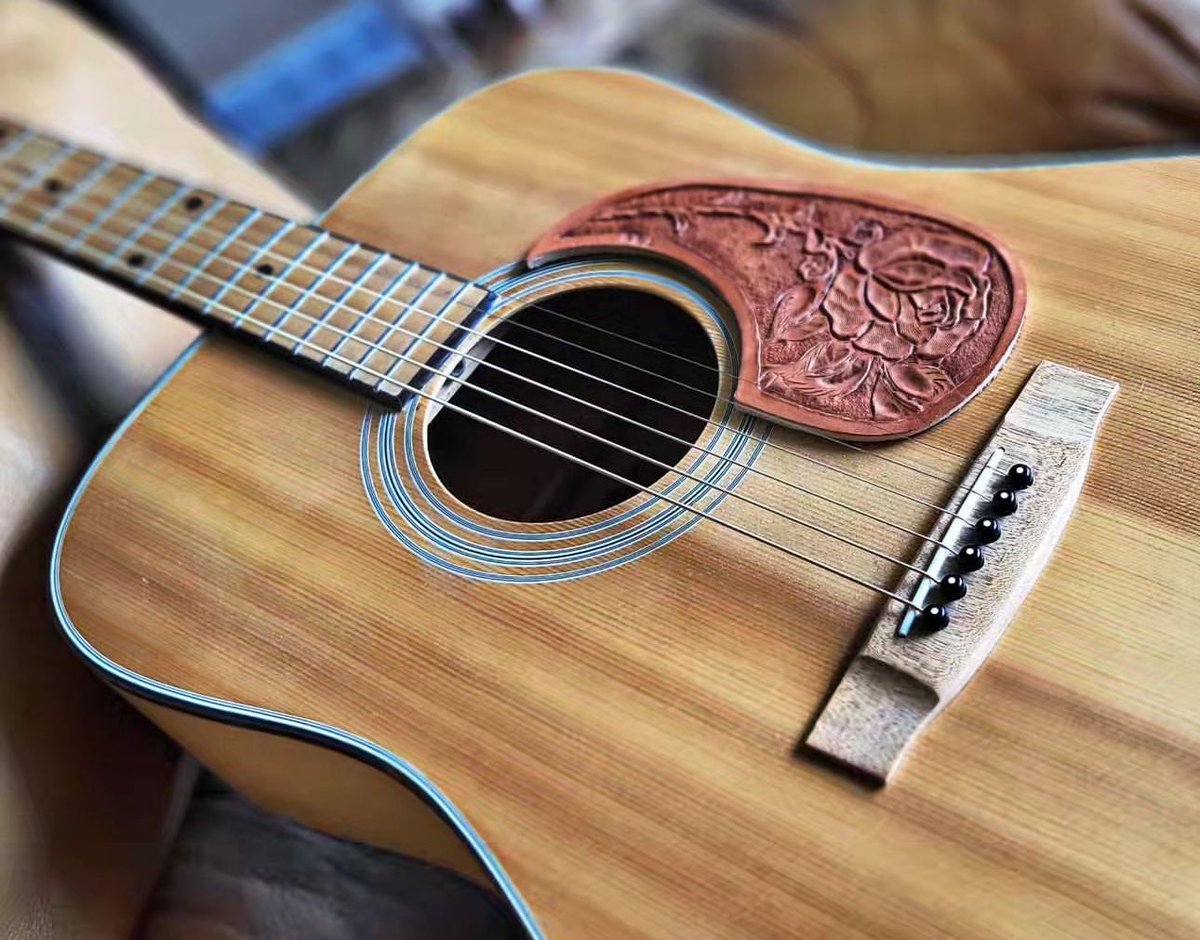 the_newvintage's tweet photo. Hand tooled leather pick guards. Made to order via our website. Β https://t.co/iyyhA2nqpEΒ π#guitars #guitar #handmade #handcrafted #woodworking #reclaimed #wood #handtooled #leather #scratchplate #pickguard #barncaster #yyc #calgary #okotoks #madeincanada π¨π¦#TNVguitars https://t.co/VUxa7pmtMt