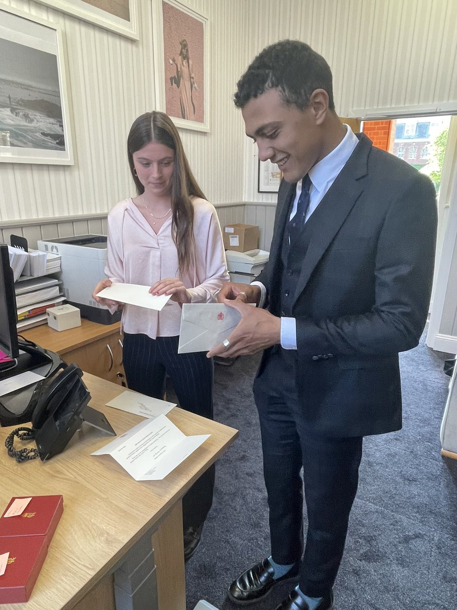 V exciting afternoon in the Office as this year’s Heads of College, Annabel & Rufus, see the 1st King’s Medals to be awarded at a Speech Day since 1952. Even more amazing were the hand-signed & personalised letters from King Charles III himself. An afternoon we’ll never forget.