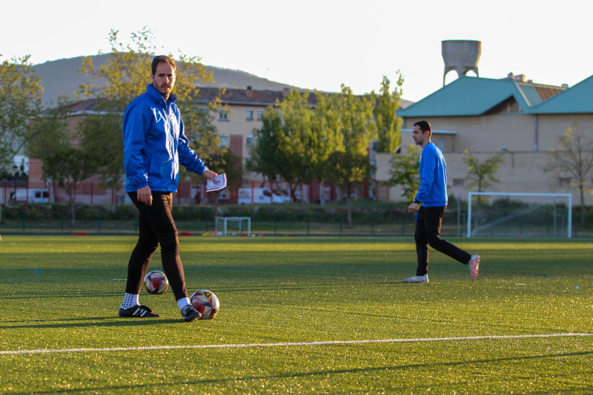 FCLaCalzada's tweet photo. ✔️COMUNICADO | Edu Hache no continúa como entrenador de La Calzada.

Después de una temporada al frente del equipo, Edu Hache no seguirá siendo el entrenador de La Calzada la próxima temporada. 

Queremos agradecer su esfuerzo, dedicación y profesionalidad durante este año.

Desde La Calzada le deseamos a Edu Hache la mejor de las suertes en su carrera como entrenador junto a Diego Uceda, Gustavo de la Fuente y Dani Clavijo. Les agradecemos de nuevo su paso por el club y les deseamos muchos éxitos en su futuro profesional.

¡Mucha suerte, Edu, Uce, Gus y Dani! 

@EduardoHache @ucestone
