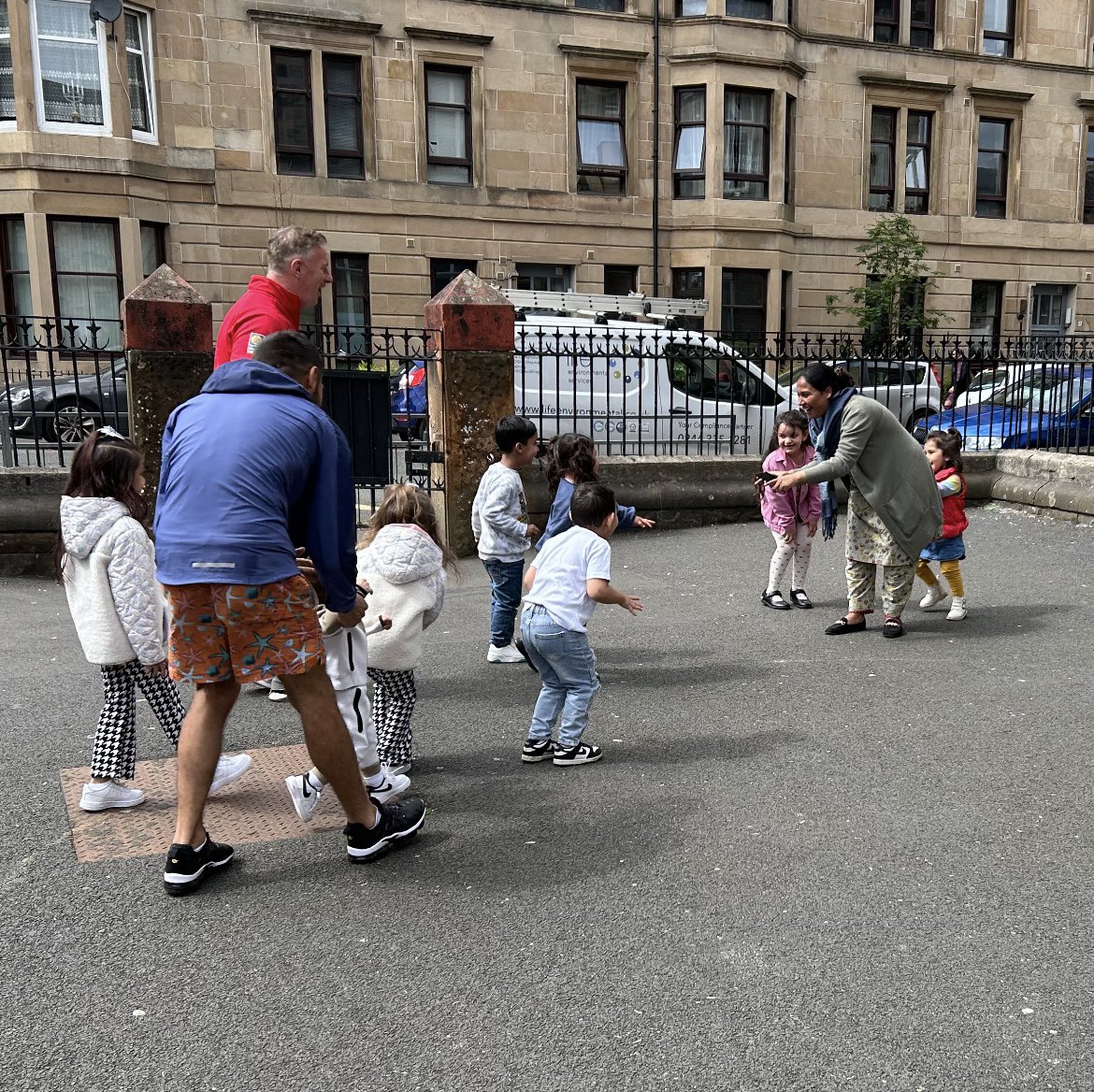 What a wonderful playgroup session today @activeschoolsSG joined us for outdoor games. @FLTGlasgow #playgroup #TeamASP #community