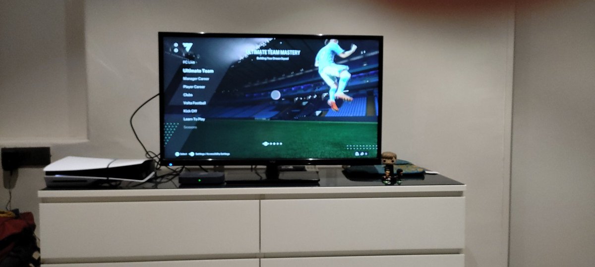 Been playing FIFA since forever, never got any good at it. Always thought someday i'd have my own console, own UT, would recognise all background songs! Always thought it was a vanity purchase.. let me tell you, I have smiled my biggest in a while exploring this beautiful game