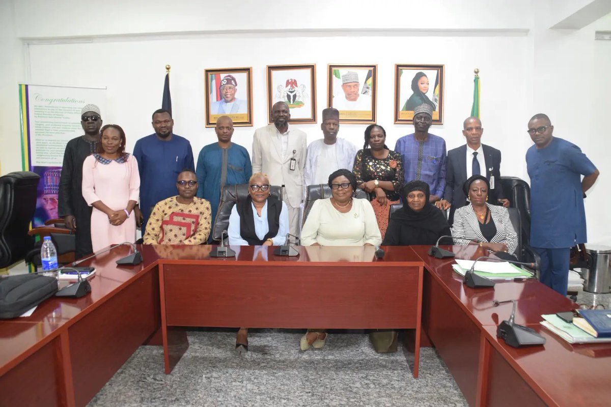 Committee presents draft of police regulation to minister dailypost.ng/2024/05/20/com…