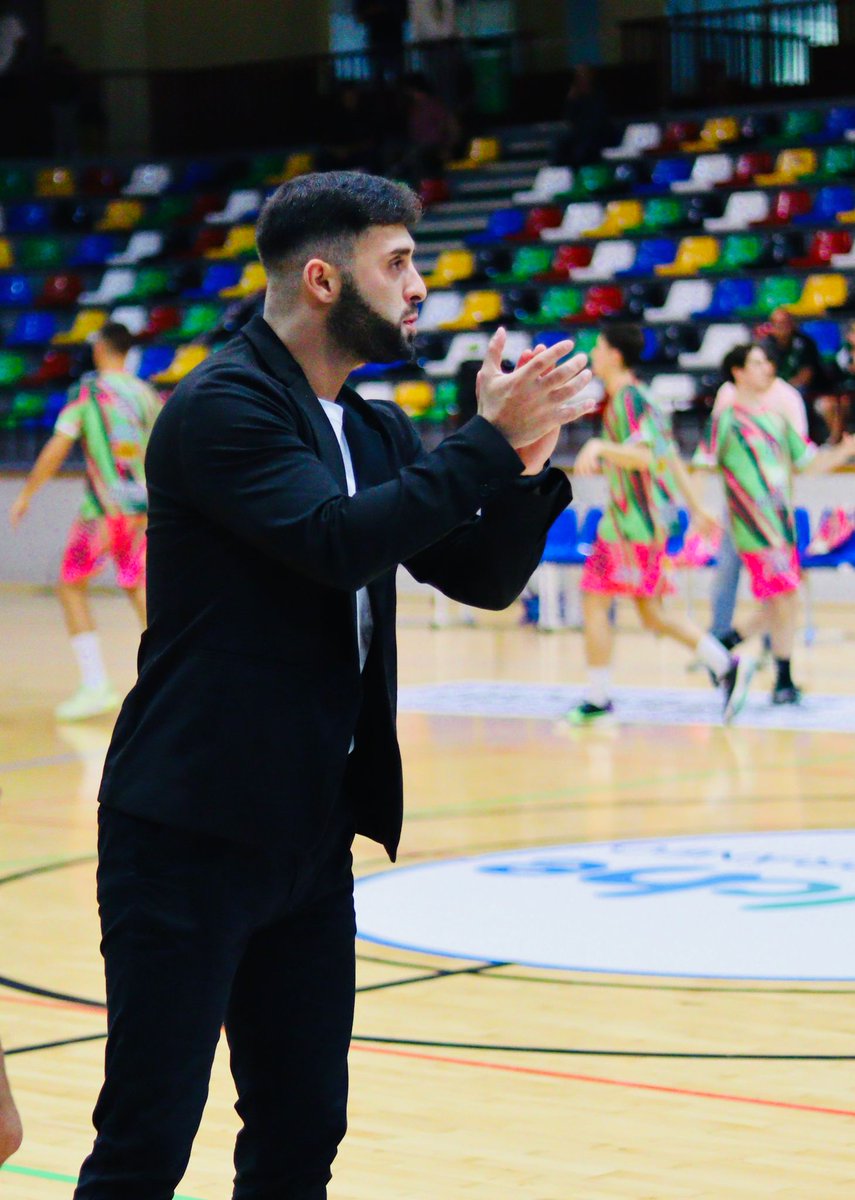 #BASKET VIGUERAS: «CON GANAS DE HACER CRECER AL CB ELDA COMO BIEN SE MERECE» elrecord.net/vigueras-con-g… #baloncesto @CBEldaOficial @fbcv_es