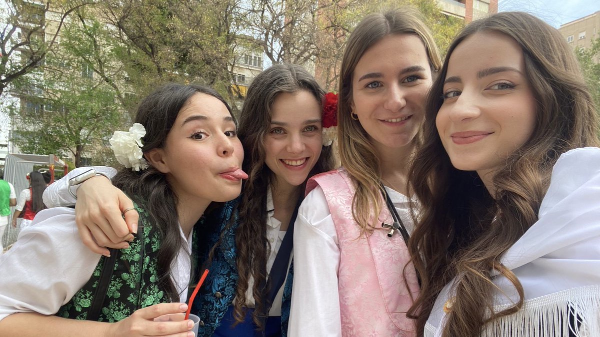 Lu tweet media