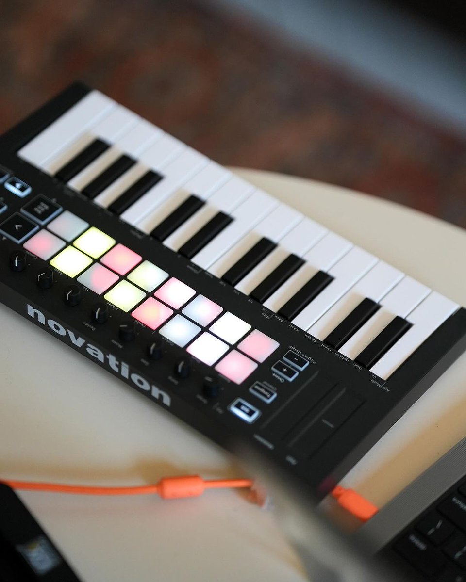 WeAreNovation's tweet photo. What essentials are in your mobile studio setup? 🗺️ 🎹
Our Launchkey Mini is a bit of a travel bug - compact yet powerful, it's the perfect addition to any travel studio setup.
@iammightymark #Launchkey #LaunchkeyMini #Novation https://t.co/fVH52X4woV