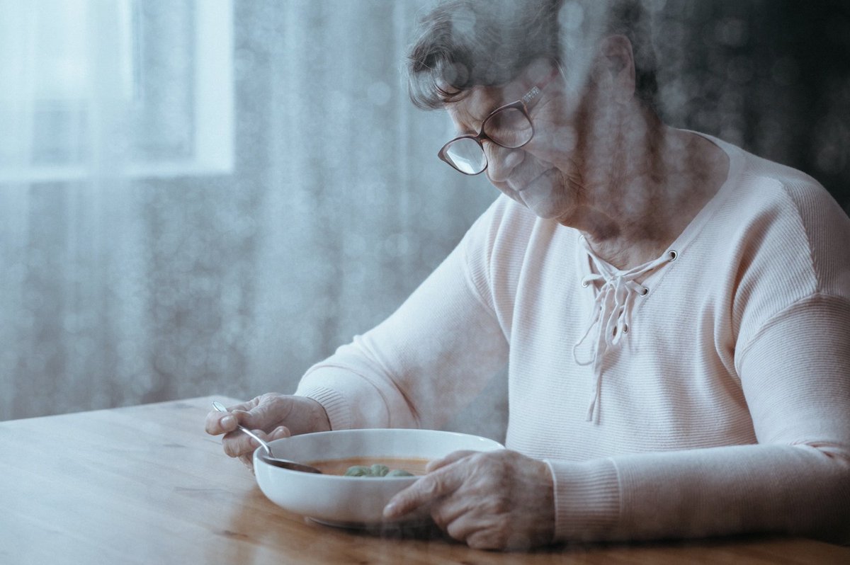 Now in @JournalGIM: Study led by Andrew Karter w/ @kpnorcal @PermanenteDocs @klipskaMD @YaleMed @HilarySeligman @UCSF @UChicago finds physical & economic #foodinsecurity common in older adults w/ #type2diabetes, increasing risk of #hypoglycemia. Story: ibit.ly/v2T-C