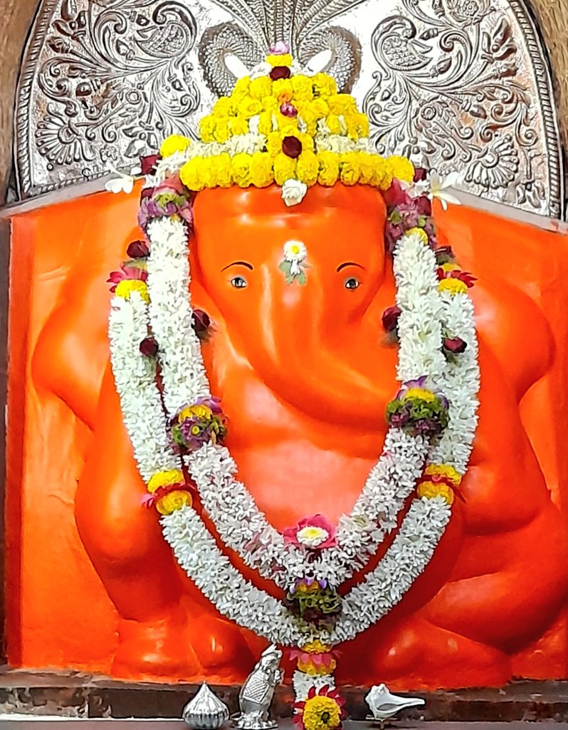 Pune's oldest, benevolent, compassionate Parvati Nandan Ganeshkhind Lord Ganesha comes on Twitter for its devotees🙏 Blessings from Ganesha today on - 20th May '2024. Aum Gam Ganpataye Namah🙏 Ganpati Bappa Morya🙏