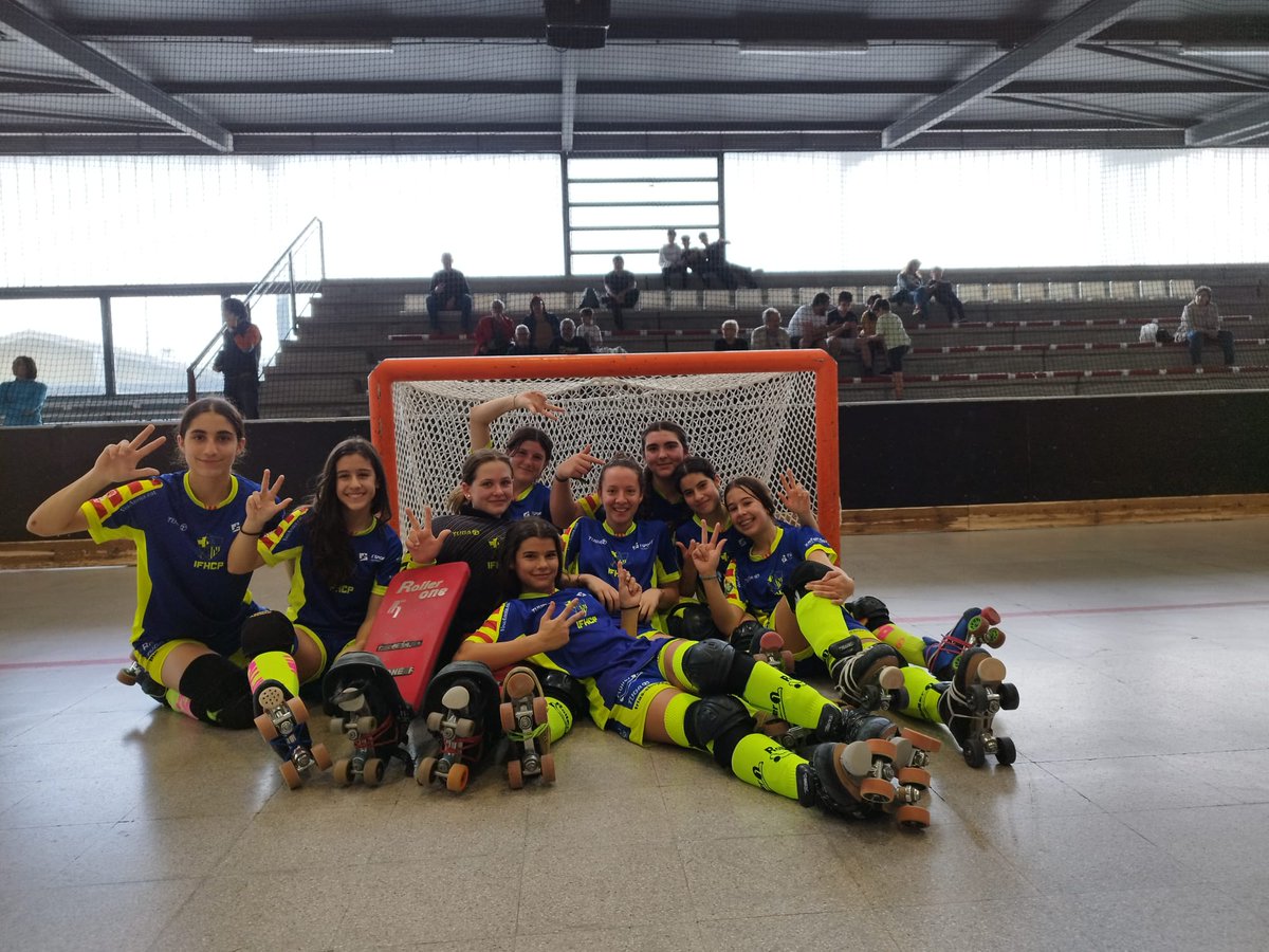 IgualadaFHCP's tweet photo. 🔵🟡 RESULTAT 🔵🟡

#FEM15 B 4-0 @ReusDeportiu

#Igualada #IFHCP #EsportFemení #HoqueiPatins #baseIFHCP https://t.co/o9POCLR4cT