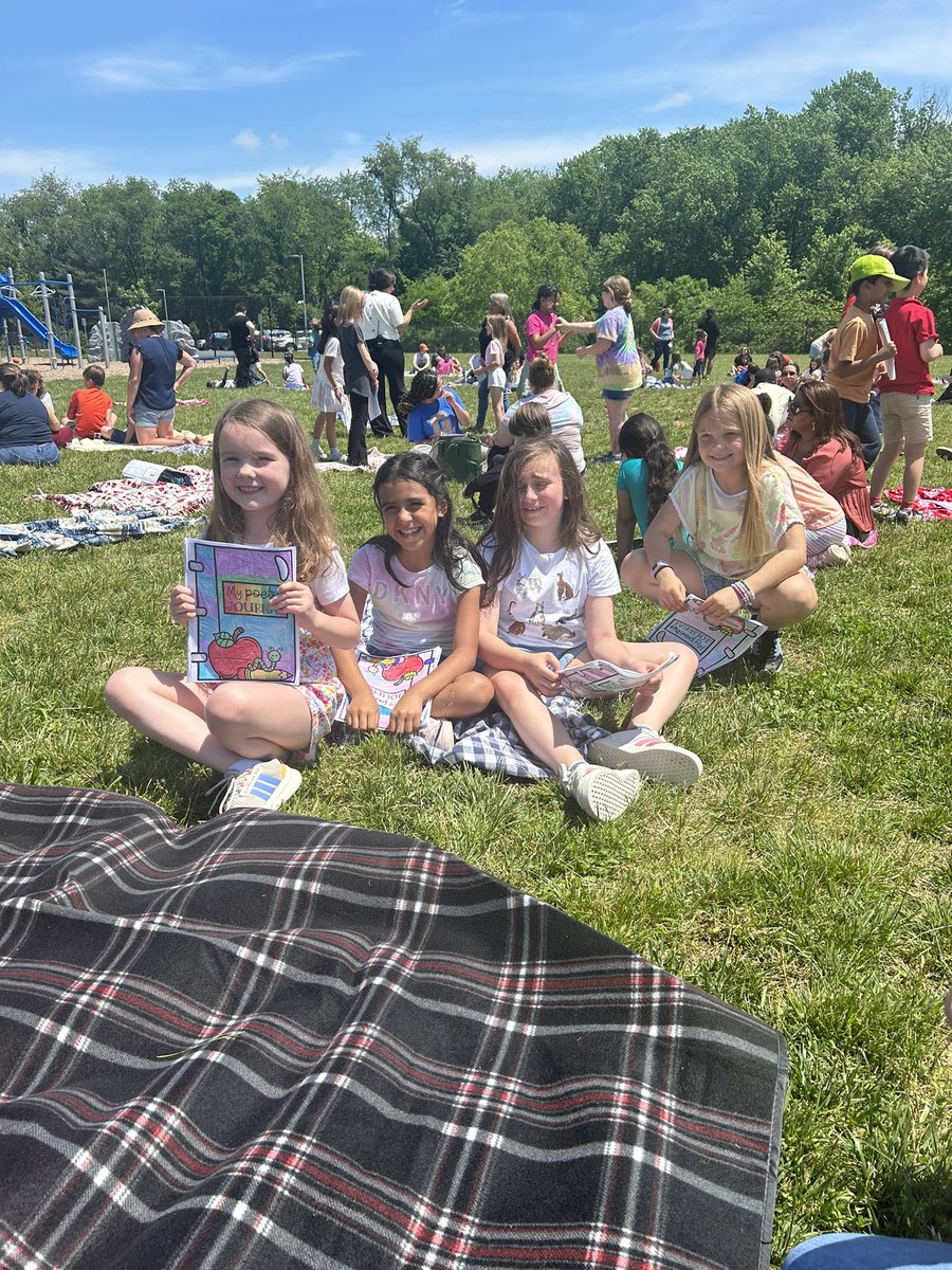 FCPSShiplett's tweet photo. Our poetry picnic was so sweet! βοΈ Our poets were so excited to share their poems! #UESHAWKS https://t.co/vnLsWPxTrH