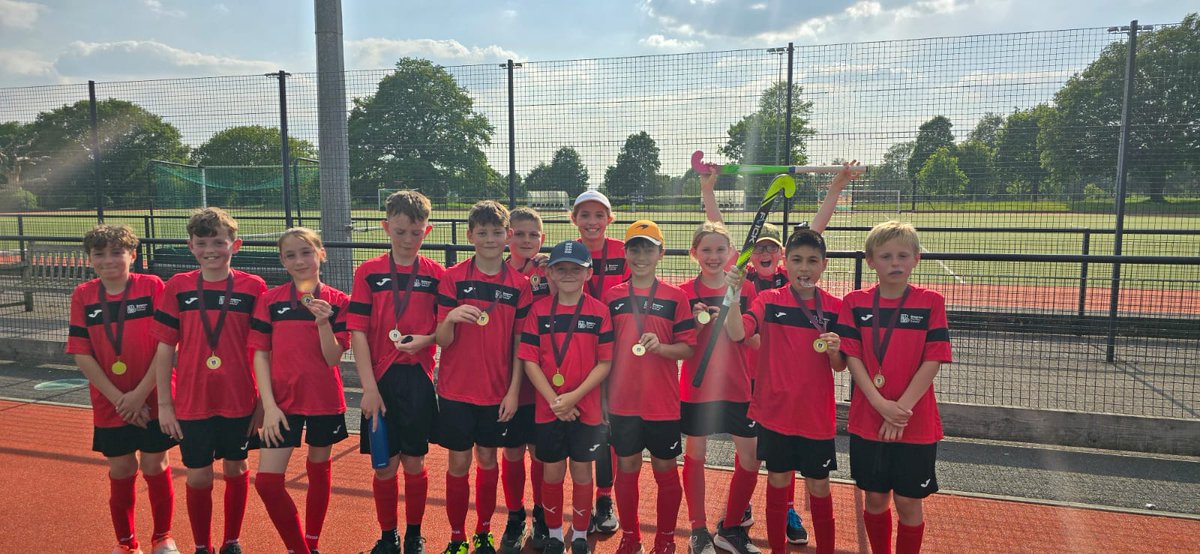 Our #TeamBoxgrove hockey team had a great evening <a href="/CharterhouseSch/">Charterhouse School</a> all played well and had a fantastic time in the 🌞 thanks <a href="/Guildfordhc/">Guildfordhc</a> for the invite!