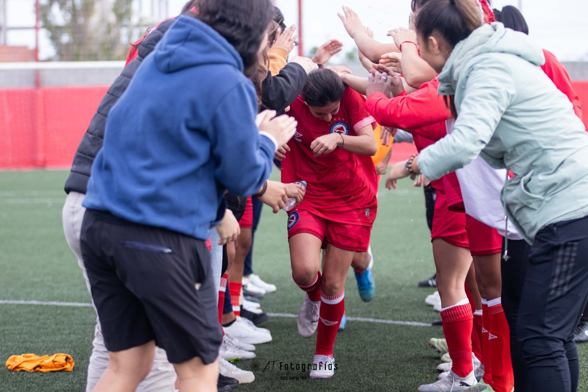 FutbolFemAAAJ's tweet photo. #AAAJ ¡Desde el primer día, #TodasUnidas! 😍
Comienza una nueva semana y seguimos dando todo por estos colores. 🇦🇹🫶
#VamosBichas 🐞
📸 @AtFotografias https://t.co/NoLWLpaXMG