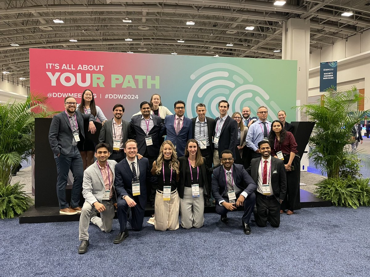 The best part of @DDWMeeting is always celebrating the successes 🔥🔥🔥 of our amazing residents & #GIFellows ! Proud of our amazing @UMN_GIHep team 💙 #DDW2024