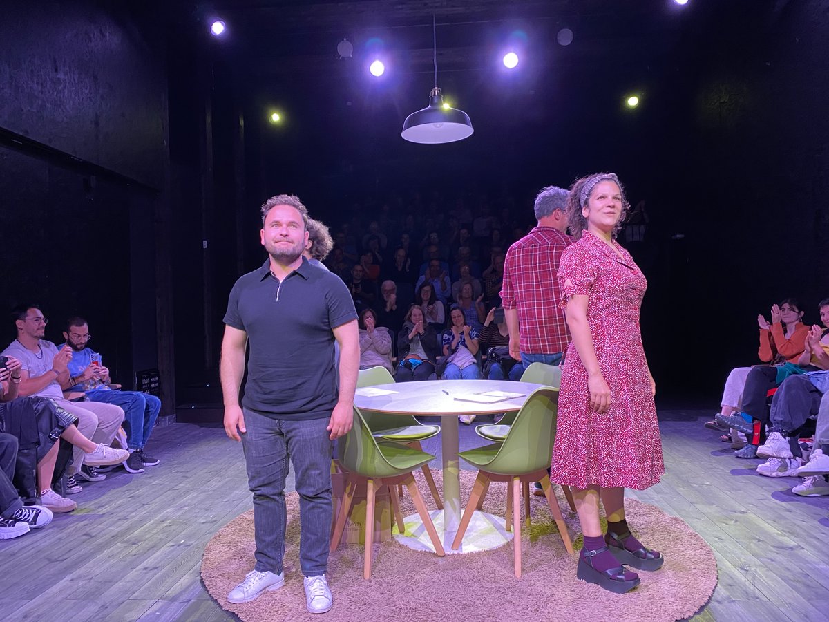 AltresLimits's tweet photo. Sempre és bona idea anar al @EspaiTexasBcn per a veure per segona vegada aquesta obra de @la_calorica
on vesteixen normal @XaviFrancess @estherlopz #AitorGalisteoRocher @vanessasgra @joanyago #FairFly Per riure i per a reflexionar. Genials com sempre! https://t.co/vefhJYnxeB