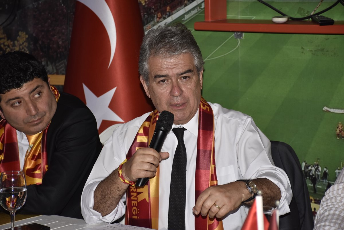 -Süheyl Batum: 'Dursun Özbek yönetimi, bu kulübü kolayca dokunulabilir, yanağı okşanabilir bir kulüp haline dönüştürdü.'