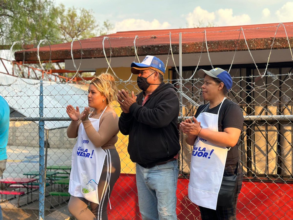 Gracias infinitas a las familias y habitantes de la comunidad de "Allende" por su apoyo incondicional. Mis propuestas ya son conocidas, y con ellas, nuestras iniciativas marcan el paso hacia la victoria con tu respaldo. 🙋🏻‍♂️✅🙋🏻‍♀️