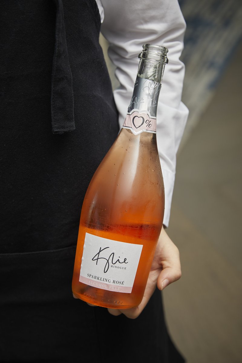 > Sophistication in a glass, no alcohol needed 🥂 @kylieminoguewines 0% Sparkling Rosé