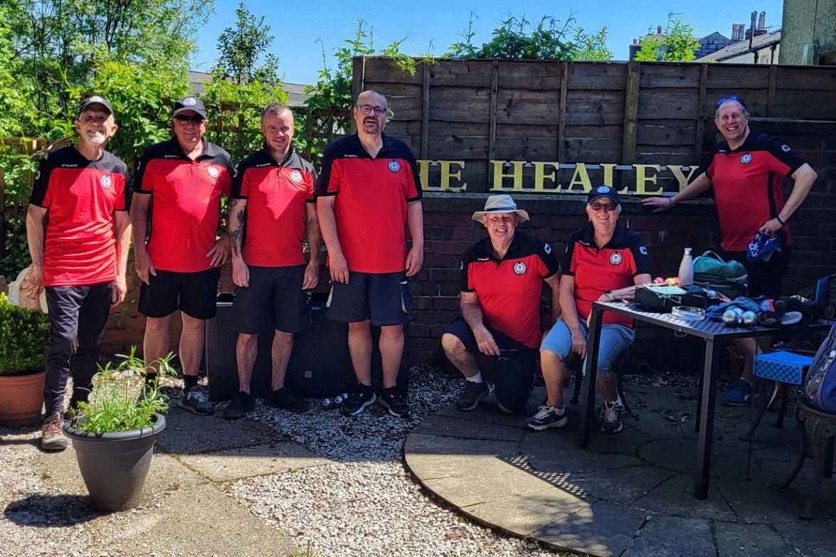 This weekend Trafford Pétanque played an away match against The Healey in a #Rochdale Boules League fixture. Trafford came out top on the day, putting us in a good position in the league overall. Our team's experience, training and game plan paid off. Well done team #petanque