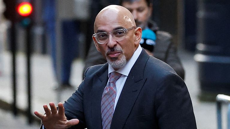 If you robbed a bank, kept the £3.7m for 6 years, and took the bank to court to try keep the money, then finally you were found guilty. You would have to do a lot more than pay the money back. But for Tax Evaders like Nadhim Zahawi, it's one big joke.