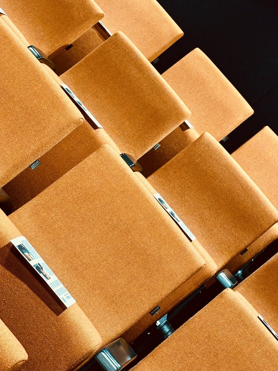 At #SODA (School of Digital Arts) Manchester. A wonderful screening of <a href="/Inzan3_/">Zane Igbe - (he/him)</a> ‘s #SurpriseBaby produced by <a href="/LouisaRoseMack/">Louisa</a> at <a href="/NFortressFilms/">Northern Fortress Films</a> and <a href="/RopeLadderFict/">Rope Ladder Fiction</a>  Wonderful to work again with <a href="/ProfKFairclough/">Prof Kirsty Fairclough</a> and as always with <a href="/Screen_Mcr/">Screen Manchester</a>