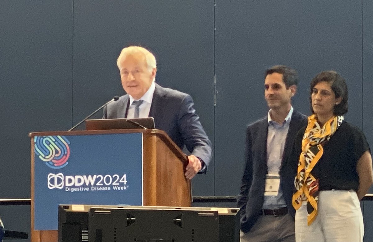 This year’s @AmerGastroAssn IMIBD Research Mentor Award goes to… @JeanFredericCo1 👏 🎉Congratulations on your well-deserved recognition! 🎊 #DDW