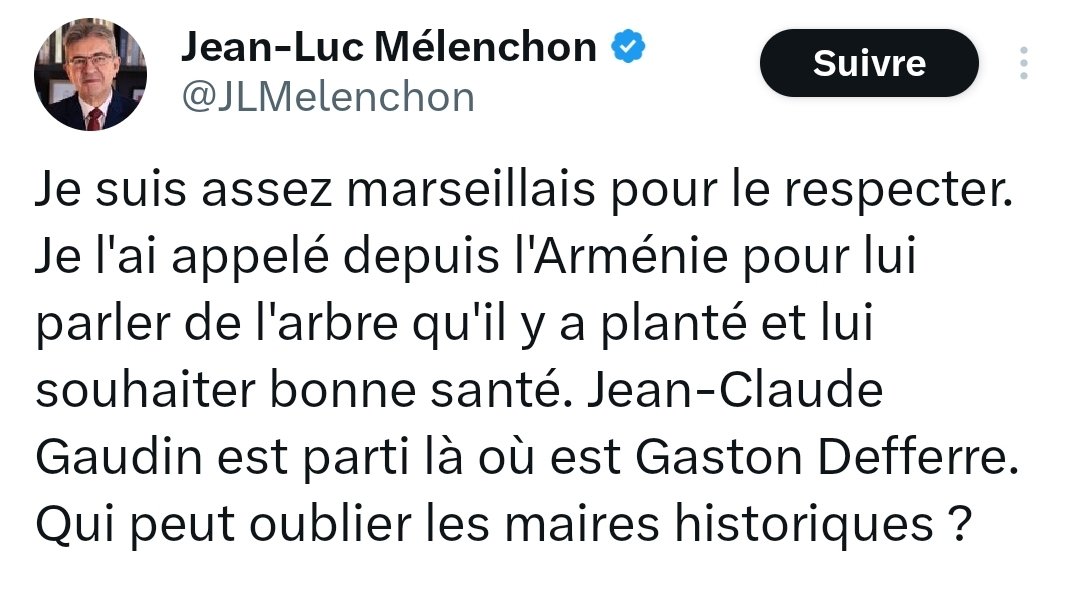 Une pensée pour le #CM de #JLM qui doit se faire livrer des #EverGiven hebdomadaires de #Xanax pour réussir à tenir aux réactions des internautes aux messages de son #LeaderMinimo...