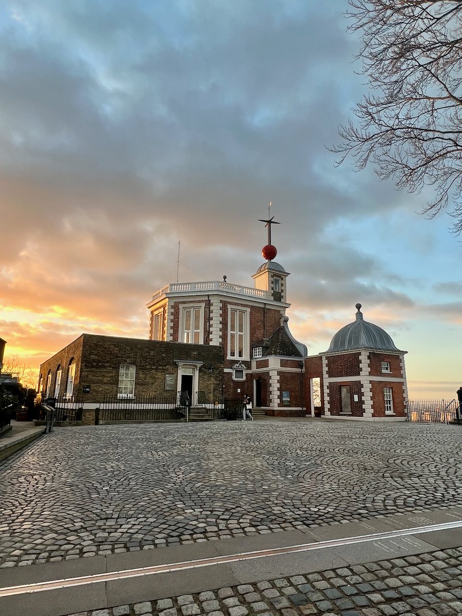 View of the Prime Meridian at the Royal Observatory in Greenwich, London. It is the north-south line selected as the zero reference line for astronomical observations. guidelondon.org.uk/tours/greenwic… 
📸 © Ursula Petula Barzey. #BlueBadgeTouristGuide #LDNBlueBadgeTouristGuides #Visit ...