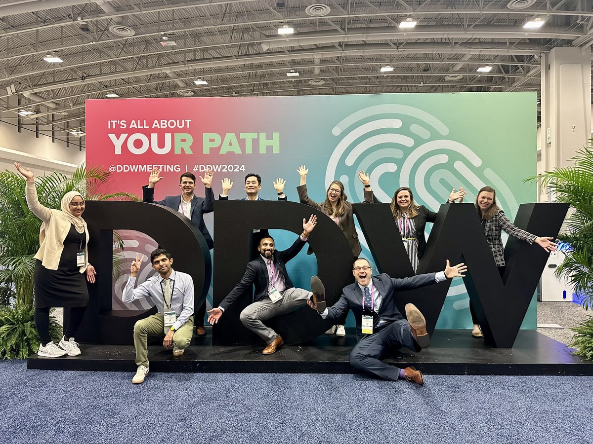 Obligatory #DDW2024 sign pic with the fellows of @UMichGIHep - all the learning, groundbreaking research and so much fun with the best people. 〽️💛💙#goblue #AGAGastroSquad