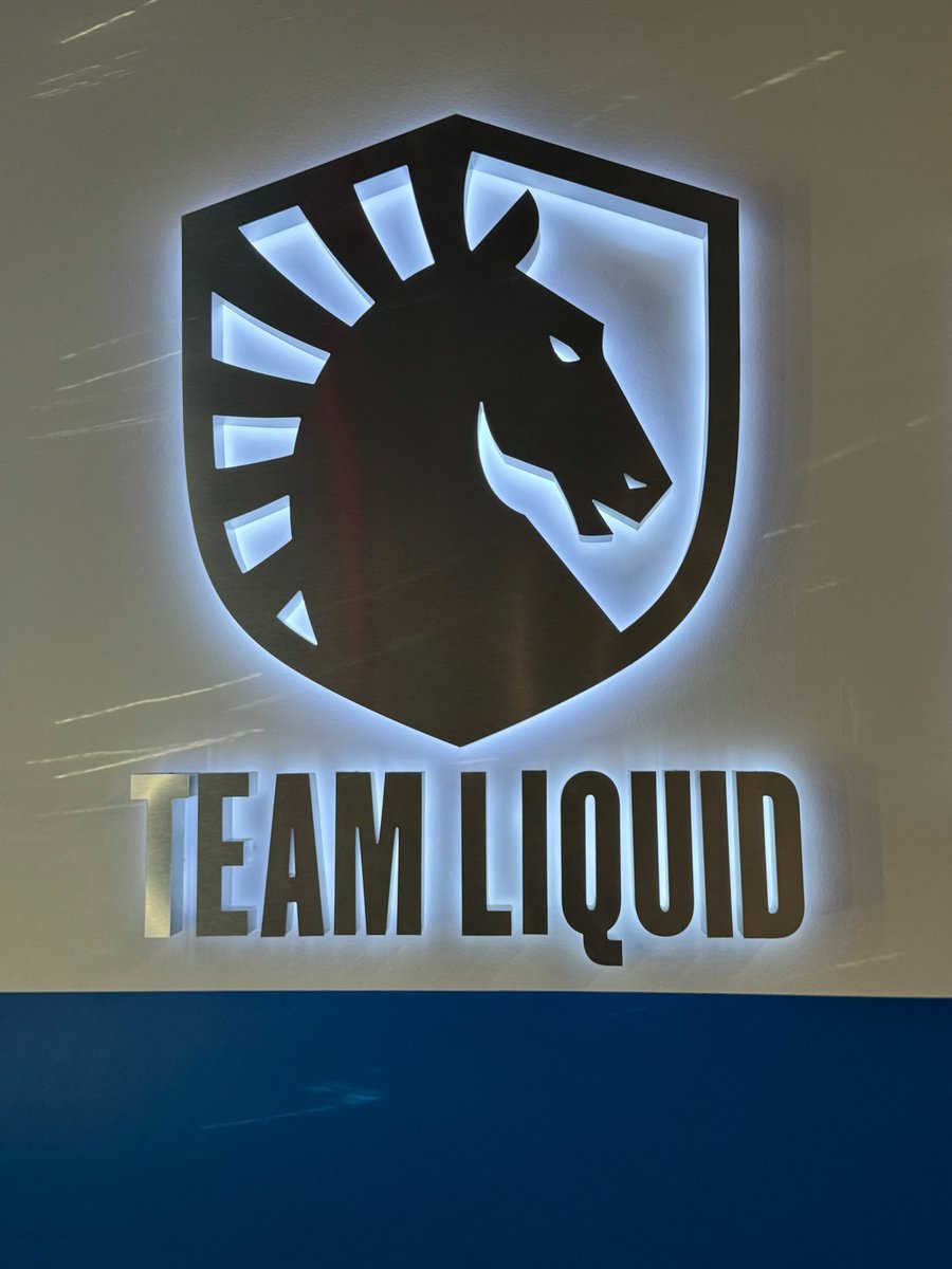 Great to be in Santa Monica today for a visit to the @TeamLiquid @Alienware Training Facility — the best of the best, most state of the art esports facility in North America. @aXiomaticGaming