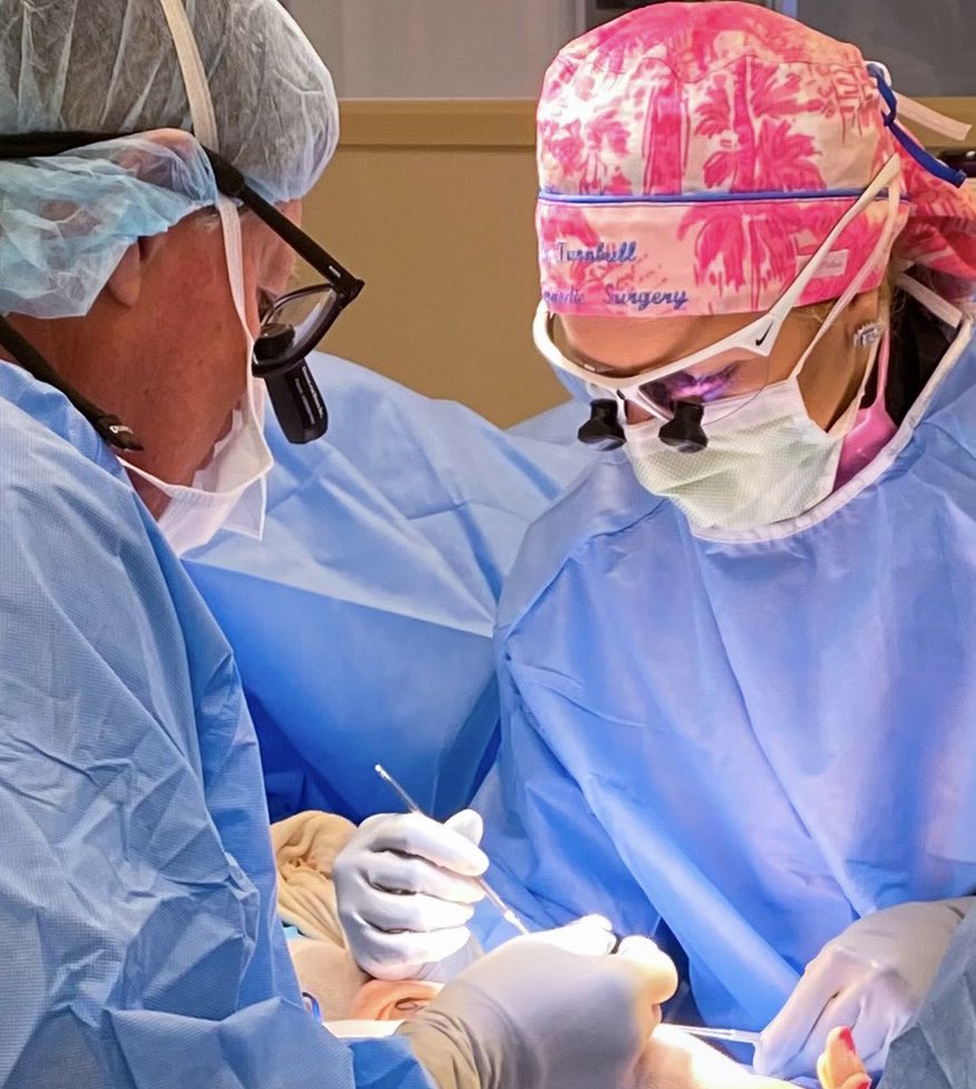 CONGRATS to Lacie Turnbull who matched at Brown University for her Hand and Upper Extremity Fellowship. We can’t wait to see all the great things your future holds! 

#orthoresident #orthomedstudent #ortho #gainesville #uf #ufortho #orthotwitter  #medtwitter