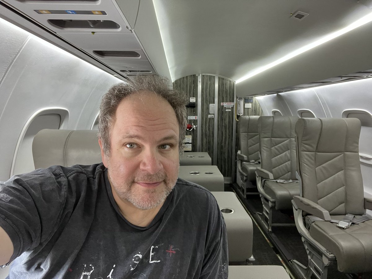 Leaving CA headed back to Vegas via the always great @flyjsx . Wish this airline flew everywhere! Great short trip to CA for the @DioCancerFund . Thx to Glenmark Hotel for hosting me. Back live on radio tomorrow from the new @SIRIUSXM Vegas studio in @WynnLasVegas with an all